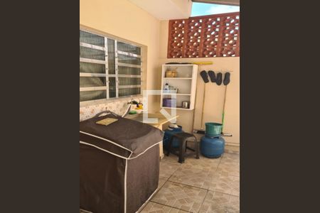 Casa à venda com 3 quartos, 220m² em Jardim Iva, São Paulo