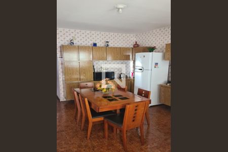 Casa à venda com 3 quartos, 220m² em Jardim Iva, São Paulo