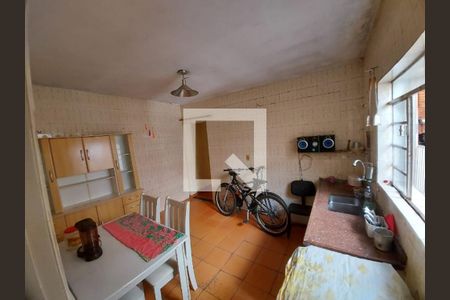 Casa à venda com 3 quartos, 225m² em Parque São Lucas, São Paulo