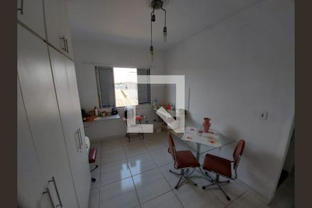 Casa à venda com 3 quartos, 225m² em Parque São Lucas, São Paulo