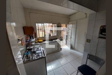 Casa à venda com 225m², 3 quartos e 3 vagas
