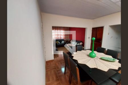 Casa à venda com 225m², 3 quartos e 3 vagas