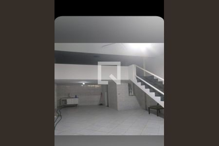 Casa para alugar com 180m², 2 quartos e sem vaga