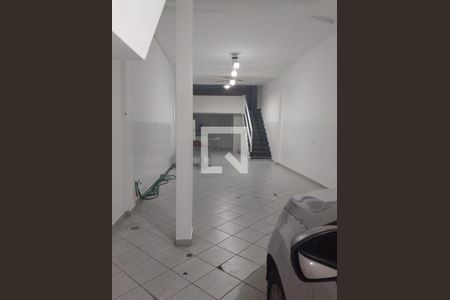 Casa para alugar com 180m², 2 quartos e sem vaga