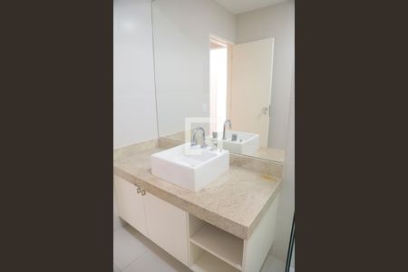 Apartamento para alugar com 133m², 3 quartos e 1 vaga Apartamento para alugar com 133m², 3 quartos e 1 vagaBanheiro Social