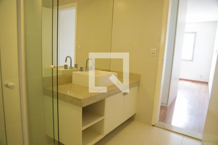 Apartamento para alugar com 133m², 3 quartos e 1 vaga Apartamento para alugar com 133m², 3 quartos e 1 vagaBanheiro da Suíte