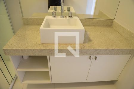 Apartamento para alugar com 133m², 3 quartos e 1 vaga Apartamento para alugar com 133m², 3 quartos e 1 vagaBanheiro da Suíte
