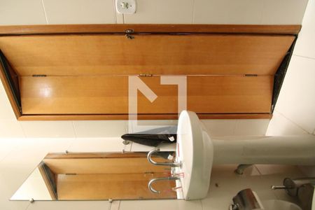 Casa à venda com 84m², 3 quartos e 2 vagasBanheiro 1