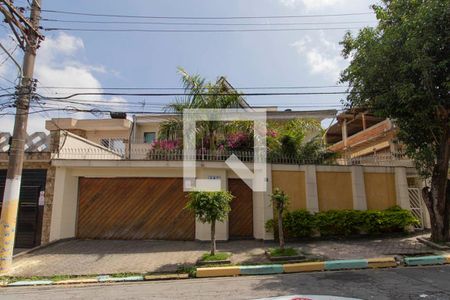 Casa para alugar com 430m², 3 quartos e 4 vagas Casa para alugar com 430m², 3 quartos e 4 vagasFachada