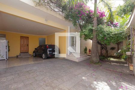 Casa para alugar com 430m², 3 quartos e 4 vagas Casa para alugar com 430m², 3 quartos e 4 vagasGaragem