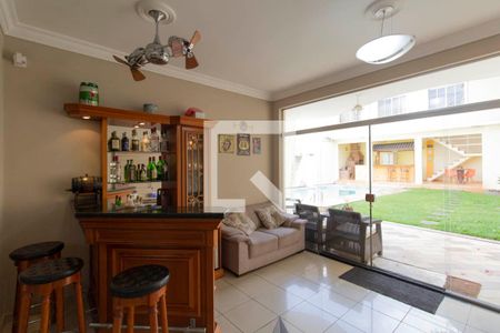 Casa para alugar com 430m², 3 quartos e 4 vagas