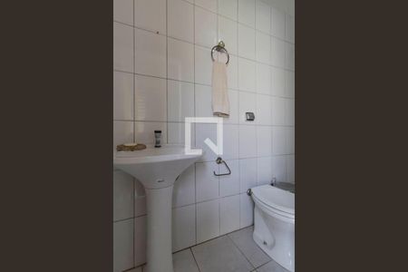 Casa para alugar com 430m², 3 quartos e 4 vagas Casa para alugar com 430m², 3 quartos e 4 vagasBanheiro Externo