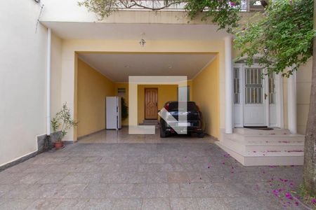 Casa para alugar com 430m², 3 quartos e 4 vagas Casa para alugar com 430m², 3 quartos e 4 vagasGaragem