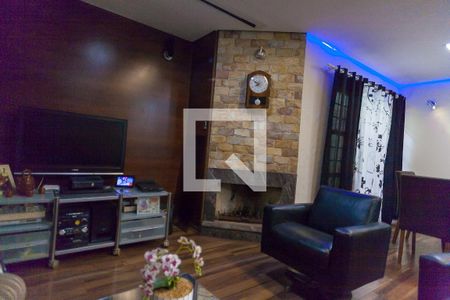sala-tv de casa à venda com 4 quartos, 182m² em Jardim Canadá, Nova Lima