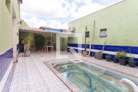 Casa à venda com 182m², 4 quartos e 3 vagasÁrea externa - piscina