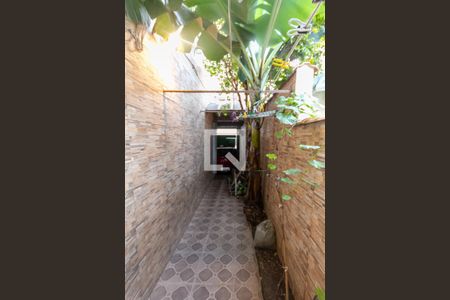 Casa à venda com 250m², 4 quartos e 2 vagas Casa à venda com 250m², 4 quartos e 2 vagasCorredor