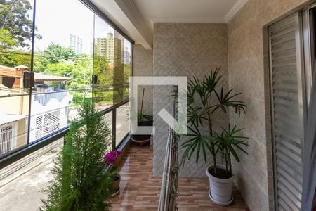 Casa à venda com 250m², 4 quartos e 2 vagas Casa à venda com 250m², 4 quartos e 2 vagasVaranda