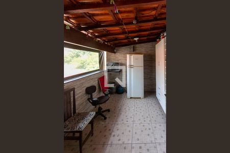 Casa à venda com 250m², 4 quartos e 2 vagas Casa à venda com 250m², 4 quartos e 2 vagasTerraço