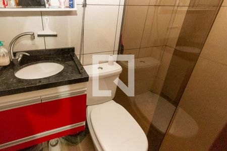 Casa à venda com 250m², 4 quartos e 2 vagas Casa à venda com 250m², 4 quartos e 2 vagasBanheiro Social