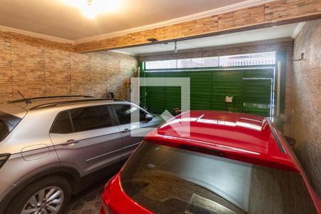 Casa à venda com 250m², 4 quartos e 2 vagas Casa à venda com 250m², 4 quartos e 2 vagasGaragem