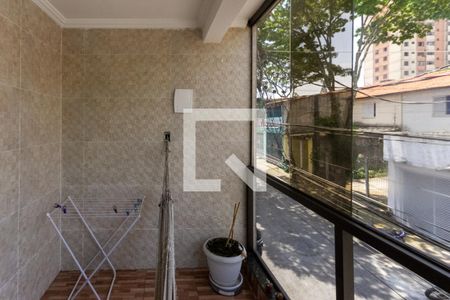 Casa à venda com 250m², 4 quartos e 2 vagas Casa à venda com 250m², 4 quartos e 2 vagasVaranda