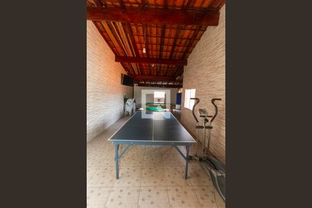 Casa à venda com 250m², 4 quartos e 2 vagas Casa à venda com 250m², 4 quartos e 2 vagasTerraço