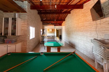 Casa à venda com 250m², 4 quartos e 2 vagas Casa à venda com 250m², 4 quartos e 2 vagasTerraço