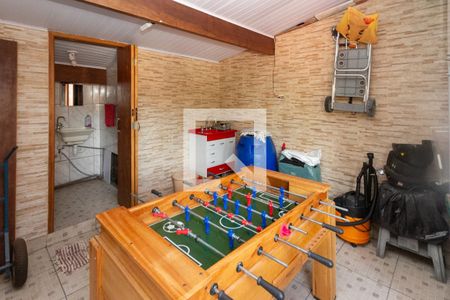 Casa à venda com 250m², 4 quartos e 2 vagas Casa à venda com 250m², 4 quartos e 2 vagasTerraço