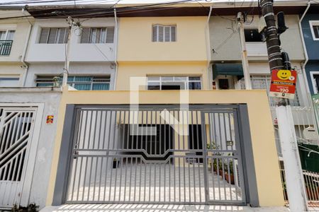 Casa à venda com 160m², 3 quartos e 2 vagasFachada