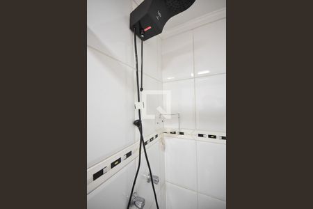 Apartamento para alugar com 80m², 3 quartos e 1 vaga Apartamento para alugar com 80m², 3 quartos e 1 vagaChuveiro do banheiro da suíte