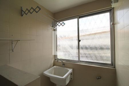 Apartamento à venda com 56m², 3 quartos e 1 vagaÁrea de Serviço