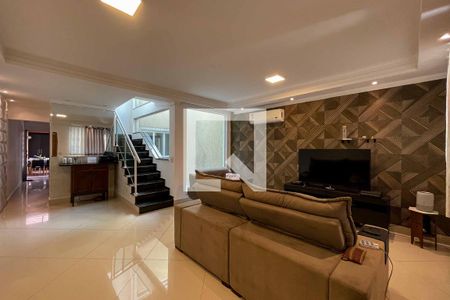 Sala de casa à venda com 3 quartos, 137m² em Parque São Domingos, São Paulo