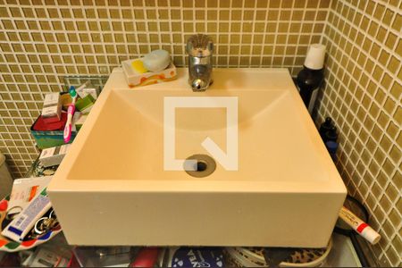 Apartamento à venda com 80m², 2 quartos e 1 vaga Apartamento à venda com 80m², 2 quartos e 1 vagaBanheiro