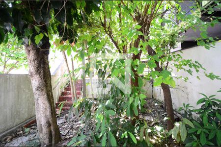 Casa à venda com 140m², 4 quartos e 2 vagasQuintal