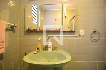 Casa à venda com 140m², 4 quartos e 2 vagasBanheiro Social