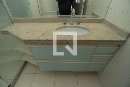 Apartamento para alugar com 104m², 3 quartos e 2 vagasBanheiro do Quarto 2