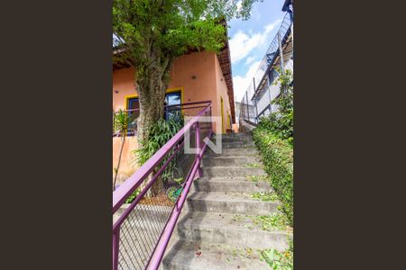 Casa à venda com 150m², 3 quartos e 4 vagasEscada
