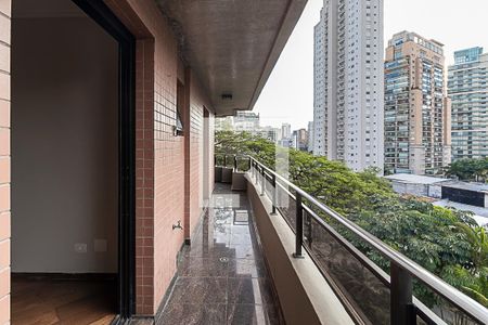 Apartamento à venda com 211m², 4 quartos e 3 vagasVaranda dos Quartos 1 e 2