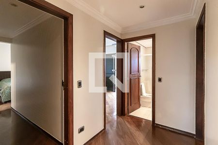 Apartamento à venda com 211m², 4 quartos e 3 vagasCorredo dos quartos