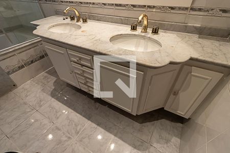 Apartamento à venda com 211m², 4 quartos e 3 vagasSuíte 2