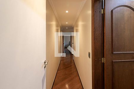 Apartamento à venda com 211m², 4 quartos e 3 vagasCorredo dos quartos