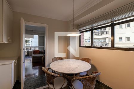 Apartamento à venda com 211m², 4 quartos e 3 vagasCopa