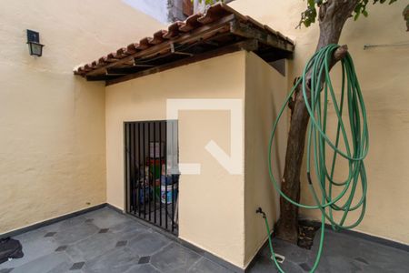 Casa à venda com 112m², 2 quartos e 3 vagasDetalhe do Quintal - Canil