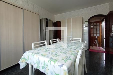 Casa para alugar com 375m², 4 quartos e 6 vagasCozinha