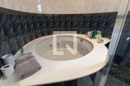 Casa para alugar com 375m², 4 quartos e 6 vagasBanheiro 1 - Suíte 1