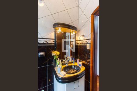 Casa à venda com 195m², 3 quartos e 2 vagasBanheiro 3