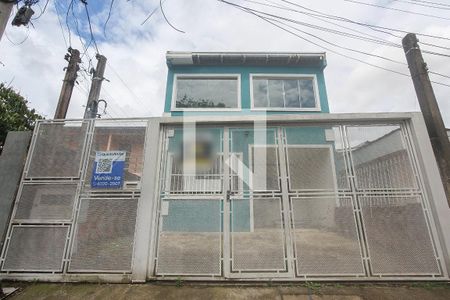 Casa à venda com 200m², 4 quartos e 2 vagas Casa à venda com 200m², 4 quartos e 2 vagasFachada