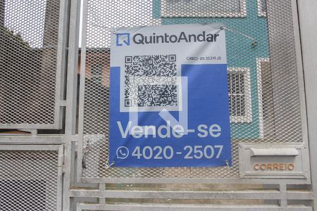 Casa à venda com 200m², 4 quartos e 2 vagas Casa à venda com 200m², 4 quartos e 2 vagasPLACA