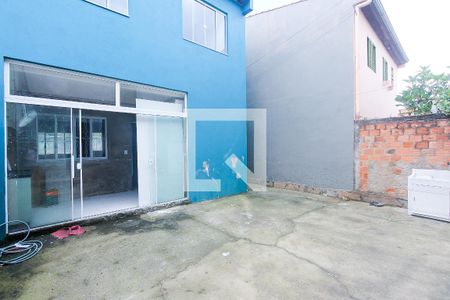 Casa à venda com 200m², 4 quartos e 2 vagas Casa à venda com 200m², 4 quartos e 2 vagaspatio