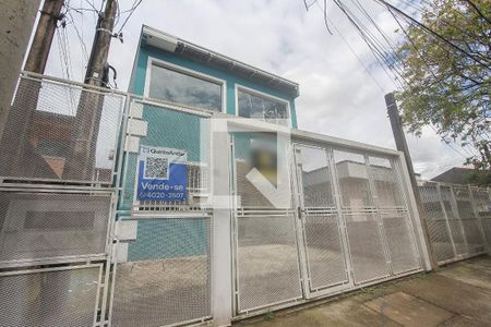 Casa à venda com 200m², 4 quartos e 2 vagas Casa à venda com 200m², 4 quartos e 2 vagasFachada